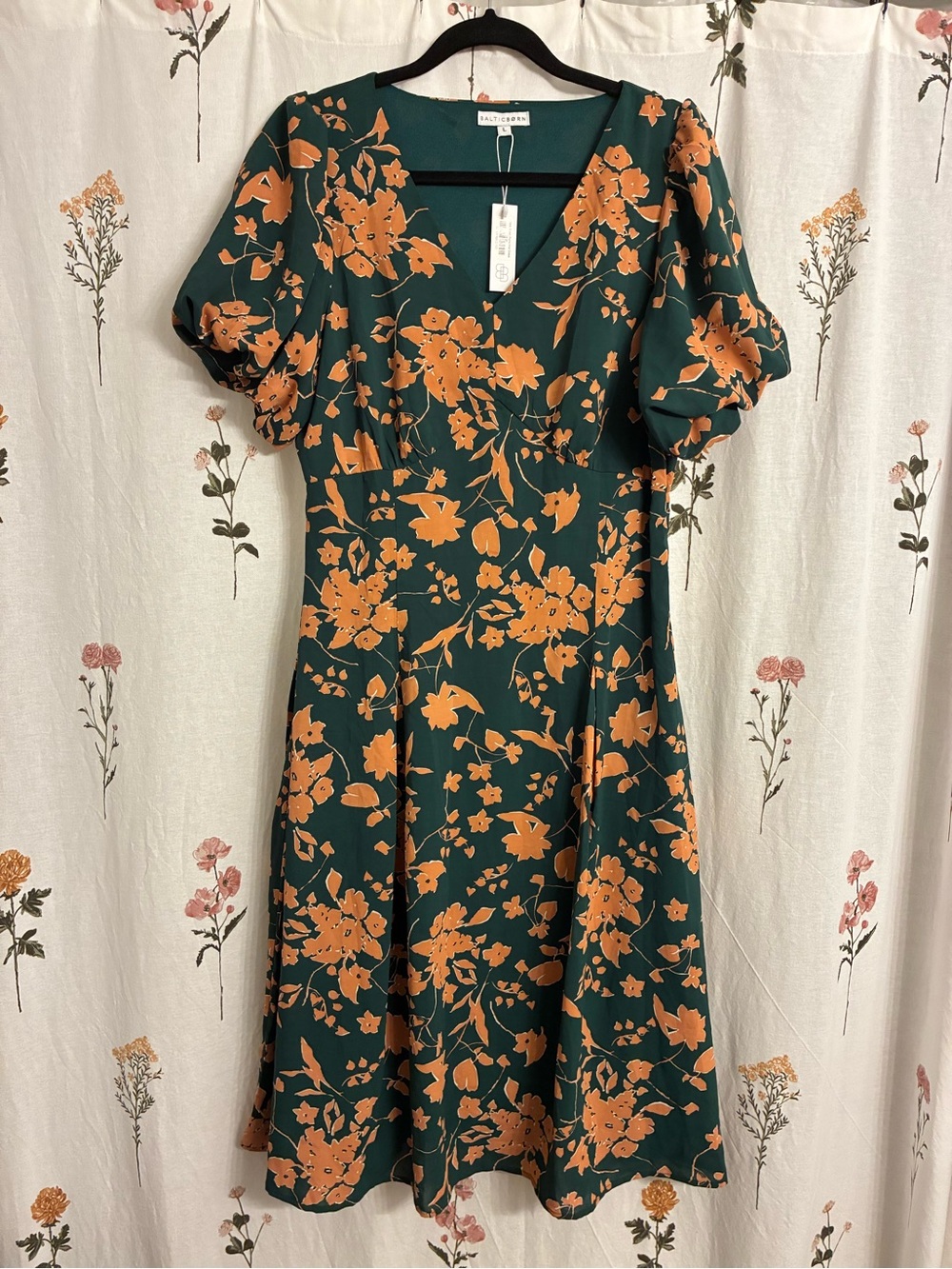 !NWT! Baltic Born Floral Knee Length Dress Women’s Size Large